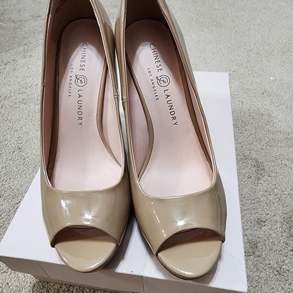 Womens Chinese Laundry Peptoe Heel